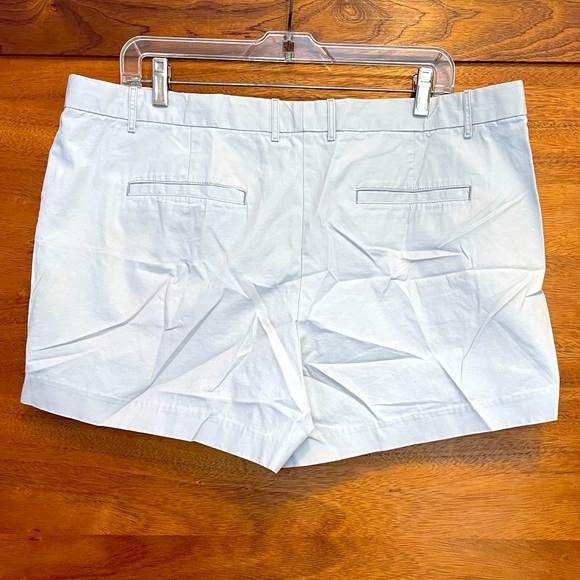 GAP Grayish Khaki Women’s Shorts Size 16 Tall - Picture 4 of 8